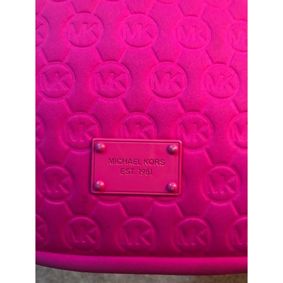 Michael Kors IPad Crossbody Bag - Picture 3 of 4
